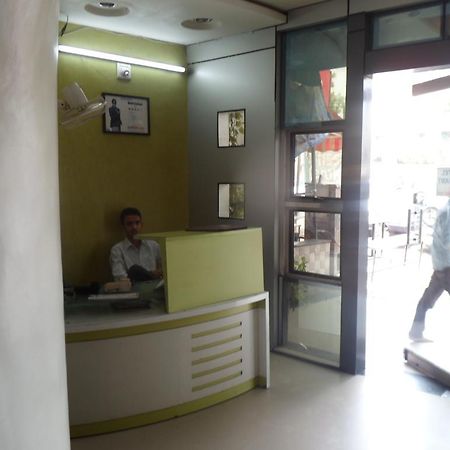 Hotel Atithi Ahmedabad Extérieur photo