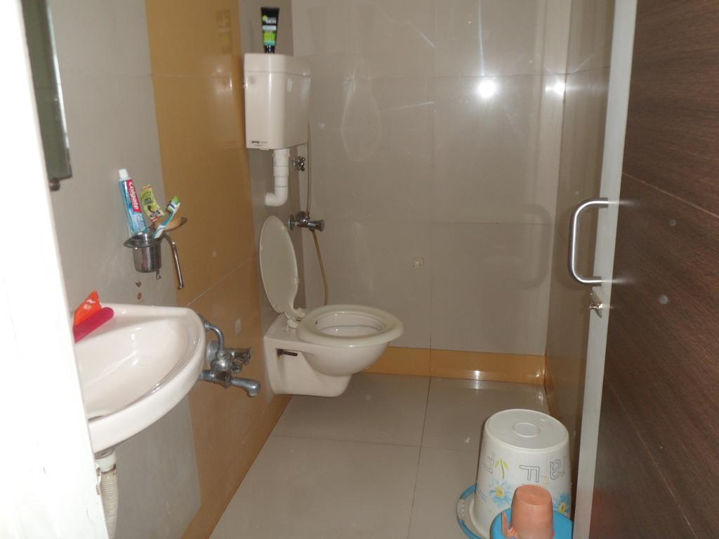 Hotel Atithi Ahmedabad Extérieur photo
