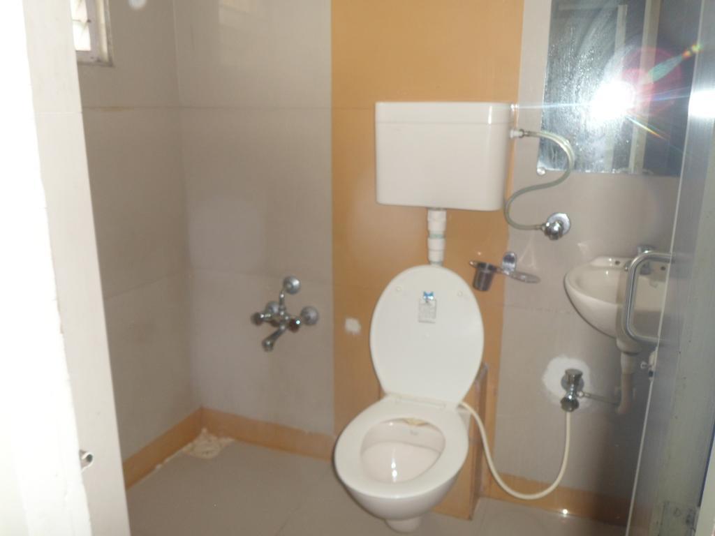 Hotel Atithi Ahmedabad Extérieur photo