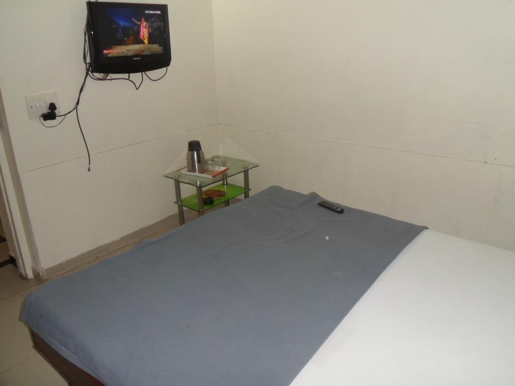 Hotel Atithi Ahmedabad Chambre photo